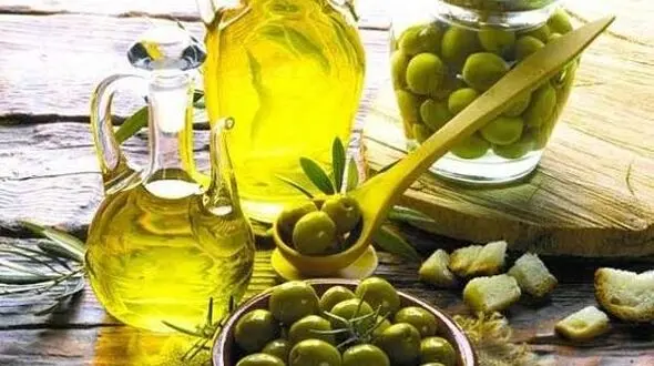 تاثیر شگفت انگیز مصرف روغن زیتون خام 