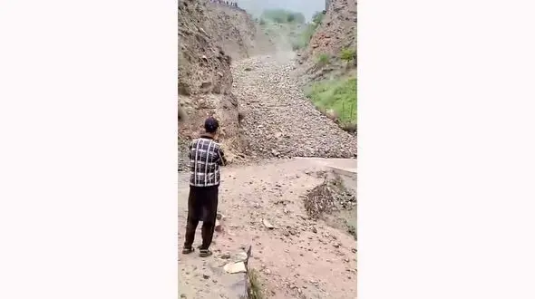 فیلم شگفت آور از  پدیده سیل سنگ / ببینید شوکه می شوید