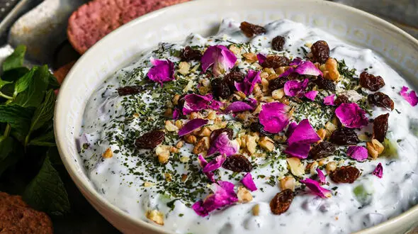 تزئین ماست و خیار مجلسی؛ ۱۰ ایده شیک برای سفره مهمانی / فیلم