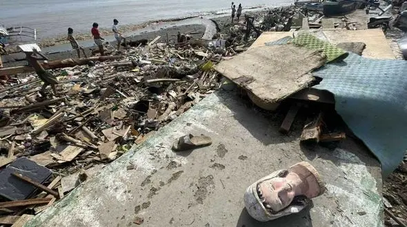 خشم فونگ‌وانگ در فیلیپین / سیل و رانش زمین جان ۴ نفر را گرفت + فیلم