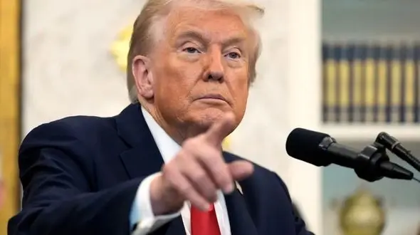 ترامپ هشدار داد: آمریکا بدون تعرفه‌ها در آستانه فروپاشی