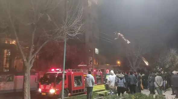پایان عملیات 3 ساعته برای مهار آتش سوزی برج 9 طبقه در کرمانشاه