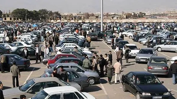 گزارش «کارنامه» از وضعیت نوسان قیمت خودروهای دست‌دوم در هفته آخر دی