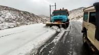 بارش برف در محور اورامانات/ تردد در جاده های استان کرمانشاه معمولی است