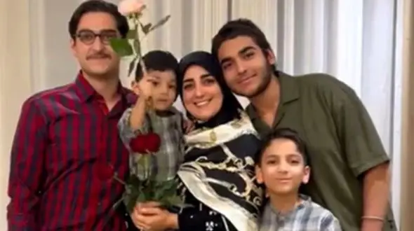 ویدئو/یه مادر ایرانی همیشه غُر میزنه، حتی اگه هنرمند باشه/ ستاره سادات قطبی: همش بشور بساب، مریض داری کن با موهای ژولیده پولیده