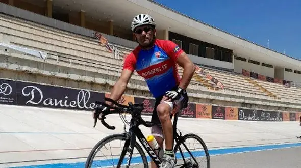 دوچرخه سواری میانه ای با یک پای آهنی همچنان در حسرت حمایت مسئولان استانی