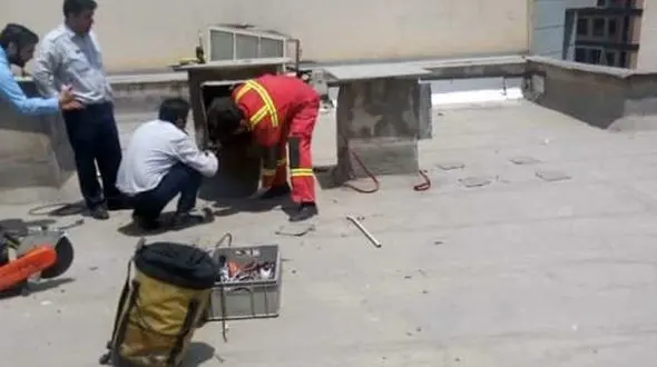 احمق ترین دزد تهران را بشناسید ! + عکس جالب از لحظه دستگیری اش