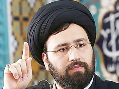 حمایت جانانه نوه امام خمینی از رهبری انقلاب! / سید علی خمینی کیست ؟/ از ازدواج با  نوه آیت الله سیستانی تا صمیمیت با رهبری و سردار سلیمانی + فیلم و عکس ها