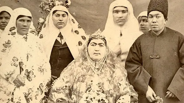 رمزگشایی از سبیل زنان قاجار/ واقعاً چرا زنان در دوره قاجار سبیل داشتند؟