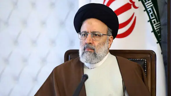 فیلم اذان‌ گفتن رئیسی در گوش نوزاد فردیسی