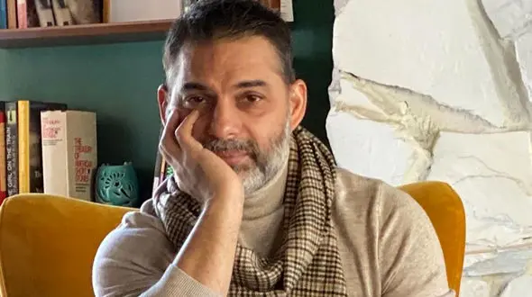 باغبانی پیمان معادی بازیگر فیلم برادران لیلا در باغچه باصفا خانه اش/ زن و شوهری چه بهم میان +عکس