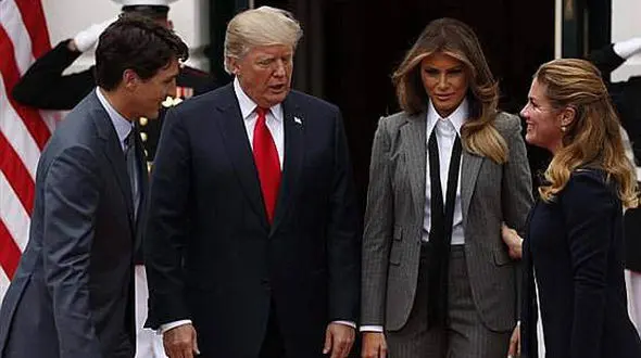 زشت ترین لباس ملانیا ترامپ سوژه عکاسان شد+عکس