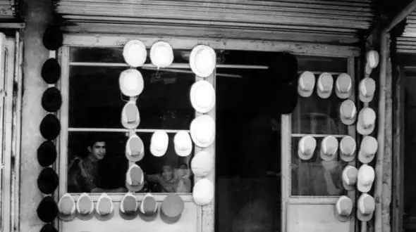 داستان کلاه شاپو در تهران: مدی که همه دنبال آن بودند