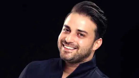 عکس دیده نشده از بابک جهانبخش و همسرش در ساحل + عکس