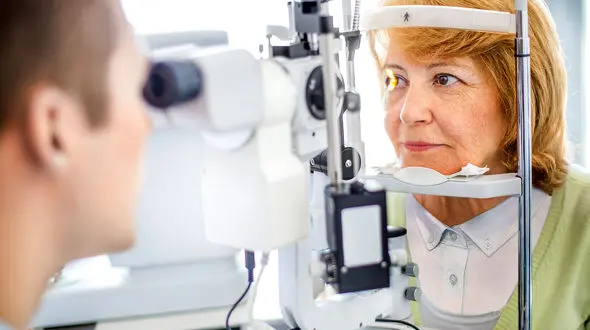 چه کسانی شب کوری می گیرند؟ + چگونگی درمان