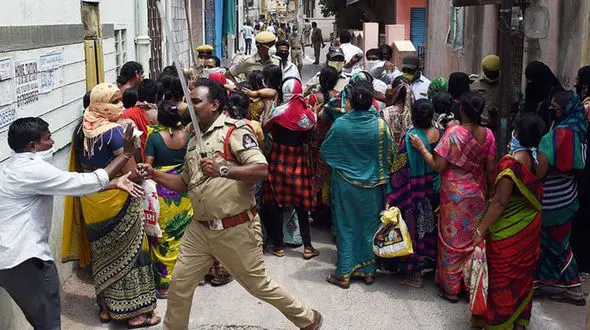 گم شدن عجیب ۳۴۰۰ بیمار کرونایی / آنها زمان تست آدرس اشتباهی دادند + فیلم / هند