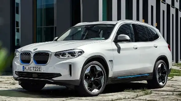 مقایسه جامع بی‌ ام‌ و iX3 و مرسدس EQE؛ انتخاب بهترین خودروی لوکس برقی