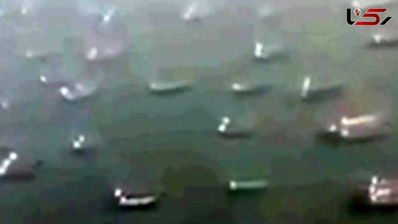 فیلم ترافیک کشتی ها در انتظار بازگشایی کانال سوئز