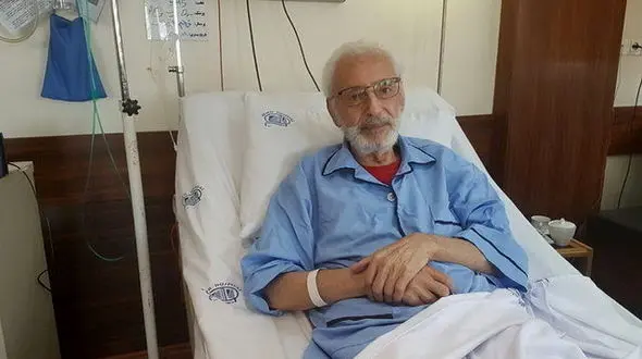 صف عکس بگیران در کنار بدن نحیف جمشید مشایخی +تصاویر