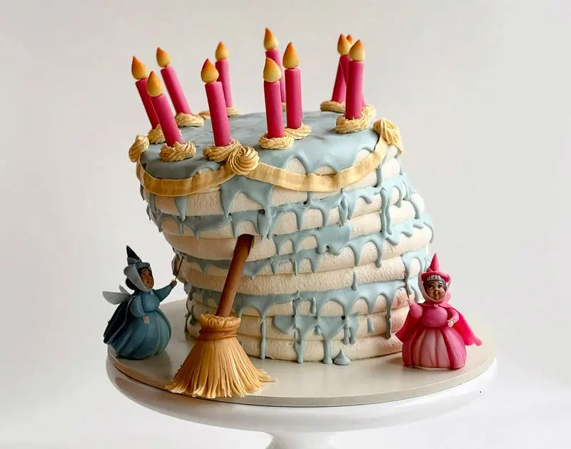 کیک تولد ساده و شیک