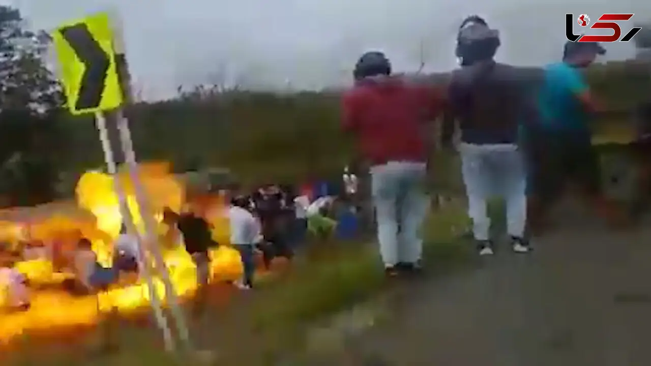 فیلم هولناک از زنده زنده سوختن چند زن و مرد در واژگونی تریلی / همگی در حال فرار آتش گرفتند/ آمریکا