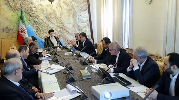 رئیسی: همه بخش‌های تولیدی از جمله نفت، کشاورزی، نیرو و صنعت و معدن مخاطب شعار سال هستند