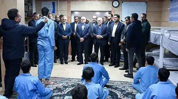 بازداشتی های زیر۱۸ سال حوادث دی ماه به خانواده‌ هایشان تحویل داده شدند + جزییات