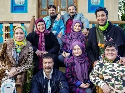 عکس های بازیگران پایتخت 7 در کنار همسرانشان / از زن واقعی نقی معمولی تا شوهر سارا و نیکا