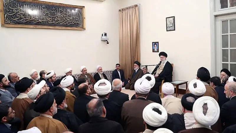  رهبر انقلاب در دیدار دست‌اندرکاران برگزاری همایش بین‌المللی تفسیر تسنیم
