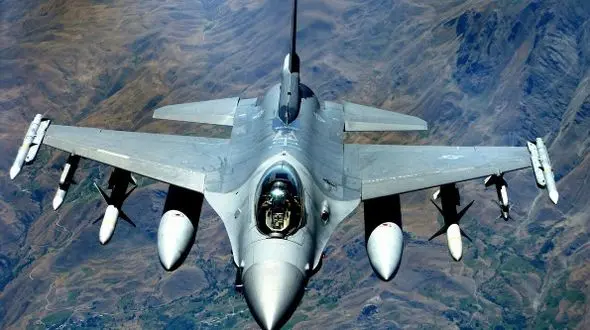 مرگ خلبان در سقوط جنگنده «اف-۱۶» لهستان