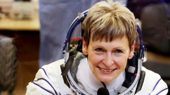 پیرترین فضانورد زن به زمین بازگشت