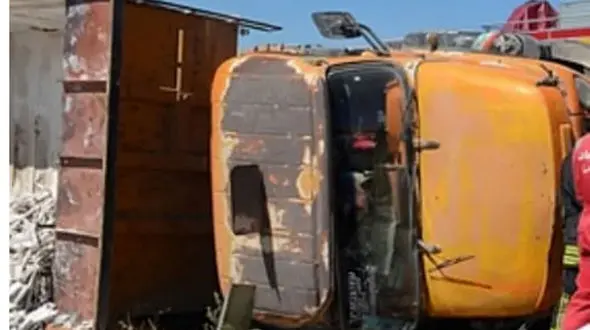 کامیونی که عزرائیل خانواده صاحبش شد /ثانیه های آخر شانس آوردند