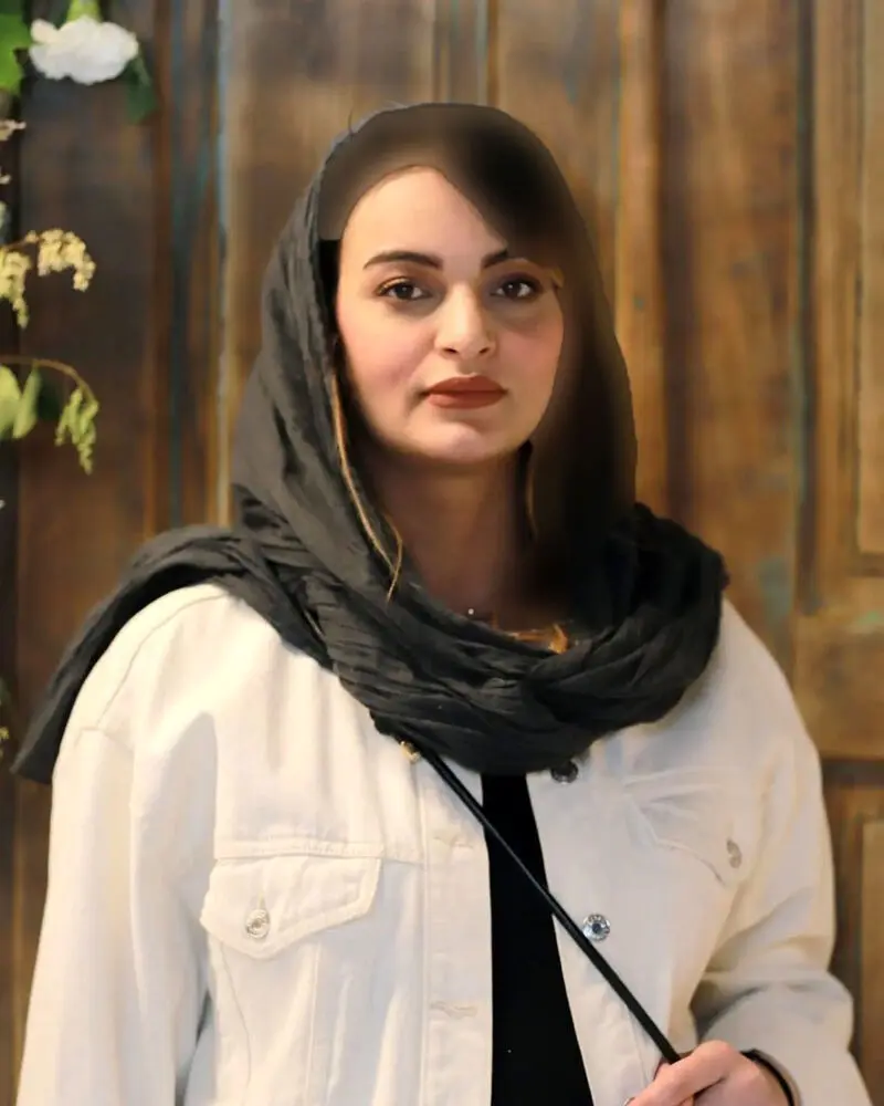 نیلوفر پارسا