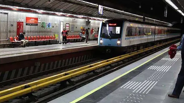 سرویس‌دهی در ایستگاه میدان ولی‌عصر  بدون هیچ محدودیتی انجام می‌شود