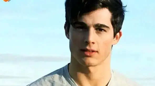 این پسر زیبا آرزوی همه دختران است / با جذابترین معلم دنیا آشنا شوید ‍! + عکس