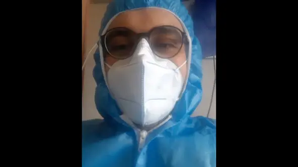 پیام تبریک پرستار خوش ذوق از کنار کرونایی ها به دوستانش در سال نو + فیلم