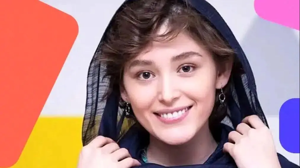 فیلم رقص و حرکات موزون فرشته حسینی روی صحنه تئاتر «تن منهای من»