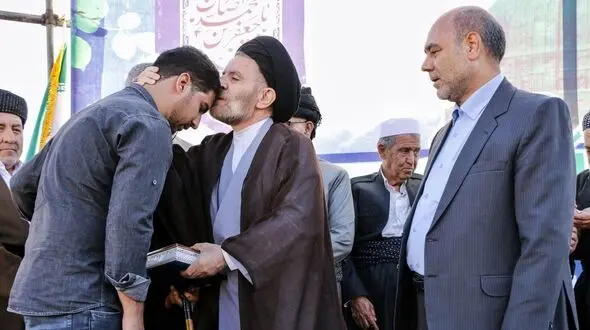 اولیای دم اهل تشیع، جوان محکوم به قصاص اهل سنت را در لرستان بخشیدند