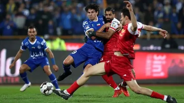 تساوی پرسپولیس و استقلال در دربی 102/ بازهم جنجال این بار با VAR! + فیلم