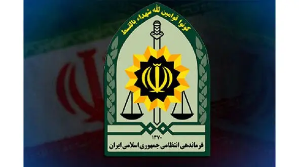 برخورد  با مامور پلیس بخاطر رفتار تند در تعقیب و گریز جاده ای ! رفتارش قابل اغماض نیست !