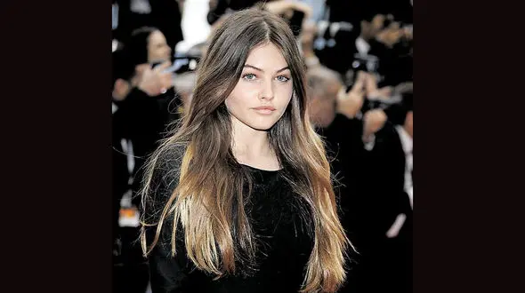 جذاب ترین زن دنیا روی فرش قرمز کن +عکس 