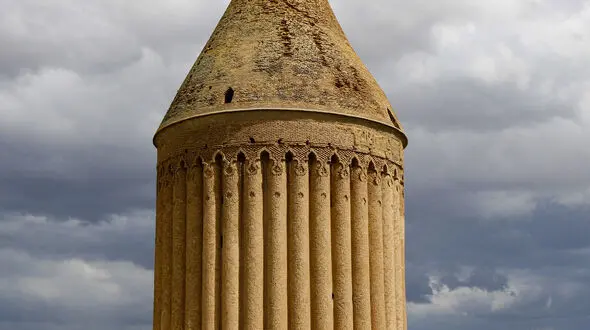 از برج رادکان در خراسان تا جزیره کیش
