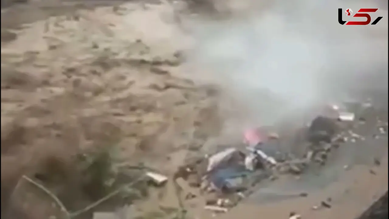 فیلم وحشت آور از سیل پاکستان / سیل خانه ها را بلعید / ببینید
