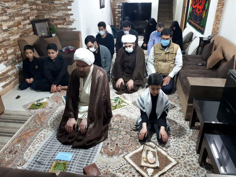 حضور جمعی از نمایندگان مجلس در منزل شهید امر به معروف محمدی