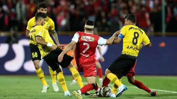 سپاهان پنجمین ضربه را هم به پرسپولیس زد!
