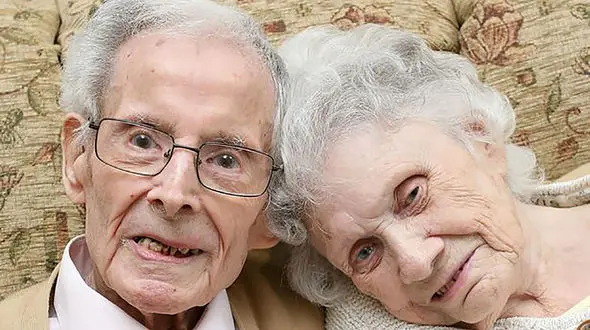 زندگی شیرین پیرترین زوج انگلیسی +تصاویر