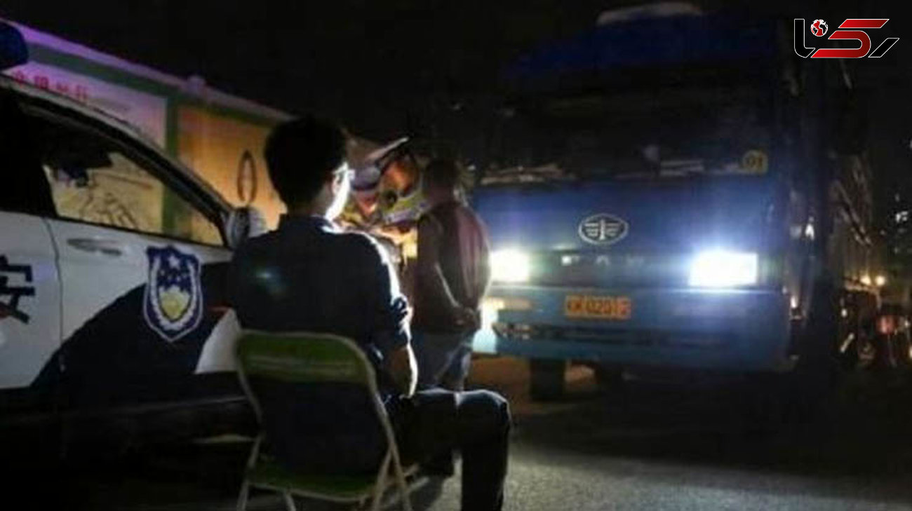 تنبیه عجیب رانندگان خاطی توسط پلیس + عکس