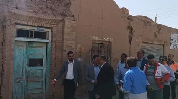 زلزله به ۳۰ بنای تاریخی اردستان آسیب زد