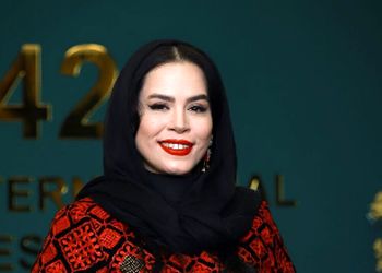 خلاقیت باحال اوستا قناد در دیزاین کیک تولد ملیکا شریفی‌نیا/ آبجی کوچیکه با #عشق به استقبال 39 سالگی رفت