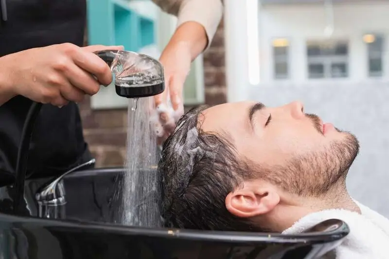 آیا کوتاه کردن مو واقعاً باعث رشد سریع تر آن می شود؟ | روش درست بلند کردن مو